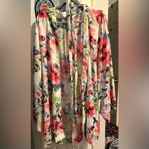 257- lane bryant floral kimono robe